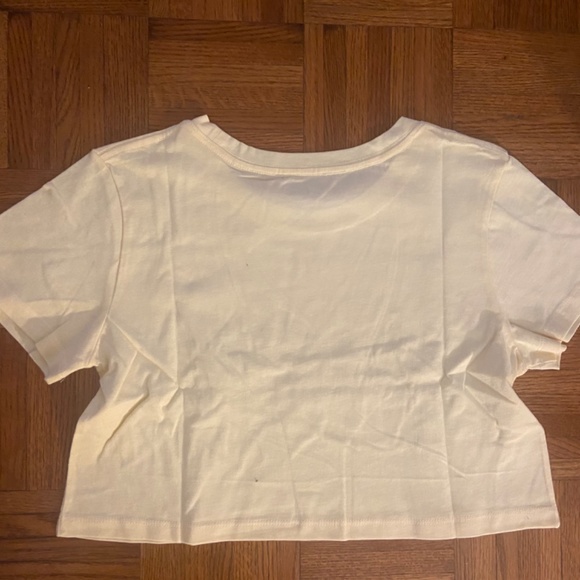 Woman’s Cropped Tee New - Picture 3 of 6